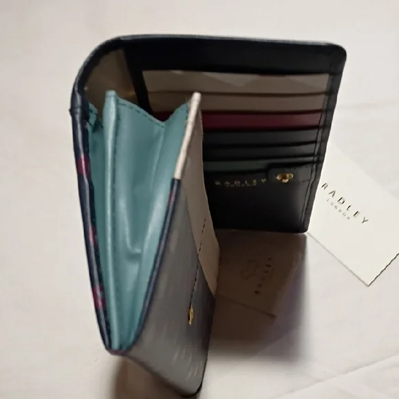 Radley London Wallet.New With Tag. Excellent Condition - Picture 8 of 10